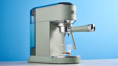 De’Longhi Dedica Duo review: A whimsical pastel ‘50s espresso machine with one major flaw
