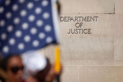 Fired national security prosecutor warns colleagues in note on way out