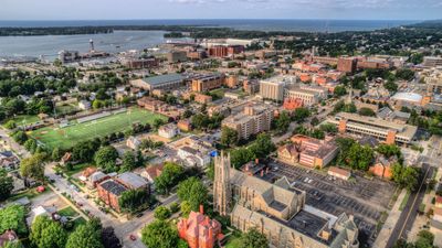 5 Cities Where You Can Retire for $1,500 a Month and Enjoy All Four Seasons