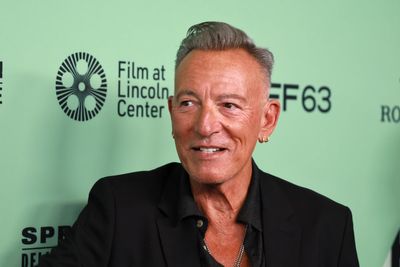 Bruce Springsteen explains why the one time he sang karaoke was ‘disappointing’