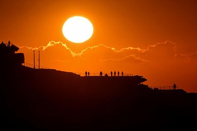 Hot public holiday expected for Sydney and Brisbane after record rain for parts of NSW and Queensland in September