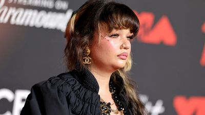 Lola Young Pursues Legal Action Over Songwriting Claims Made By ‘Messy’ Co-Producer