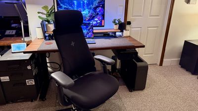 The LiberNovo Omni is a minimalist chair with electronic adjustments, an external battery, impressive comfort - and it has me rethinking what an office chair can be
