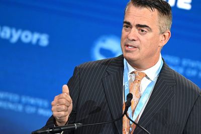 Elon Musk’s pay package is inspiring copycat ‘moonshot’ deals that push CEOs to drive up stock prices—but comp experts are nervous