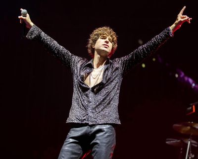 The Kooks review – a triumphant and touching mass singalong