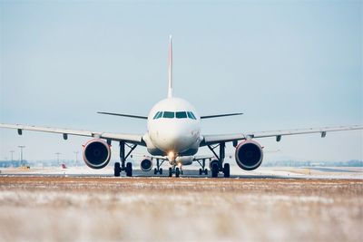 Are Airline Stocks Ready for Takeoff After a Turbulent 2025?