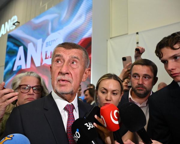 Czech populist Andrej Babiš in talks to form stable government after election win