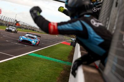 Dawson, Jewiss crowned British GT champions at Donington Park finale