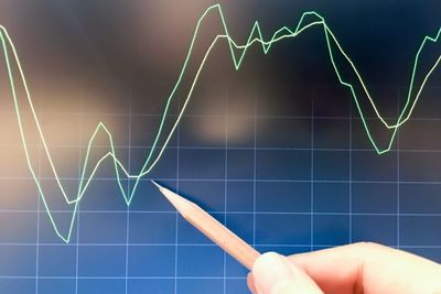 Goldman Sachs and T. Rowe Price to Launch Alternative Investments for Wealthy Clients by Year-End — What This Shift Means