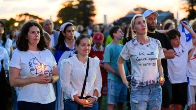 'No words': vigils mourn Israeli and Palestinian dead