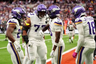 Late drama at Tottenham as Minnesota Vikings edge out Cleveland Browns in NFL