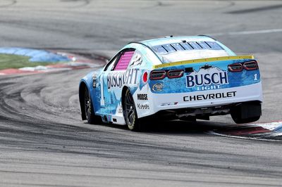 Ross Chastain makes bizarre error in playoff fight, blowing pit road exit