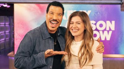 ‘You Can’t Rehearse Grief.’ The Meaningful Way Lionel Richie Helped Kelly Clarkson Get Her Through Her Ex’s Death
