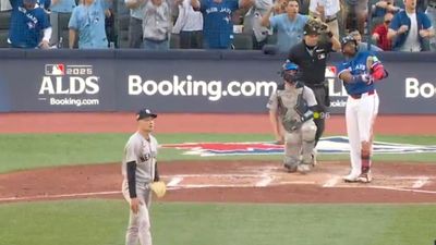Vladimir Guerrero Jr.'s Enormous Grand Slam vs. Yankees Had Blue Jays Fans Roaring