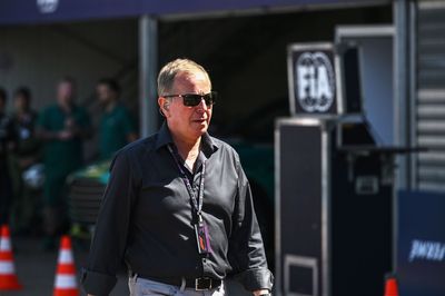 Martin Brundle apologises to Lewis Capaldi after "cardinal sin" in awkward grid walk moment