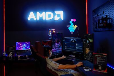 AMD Shares Jump 25% as OpenAI Strikes Landmark AI Chip Deal