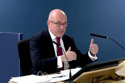 ‘Dereliction of duty’ not to plan for Covid school closures – academy boss