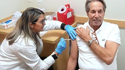 Misleading claims about EU's approval of COVID vaccines persist online