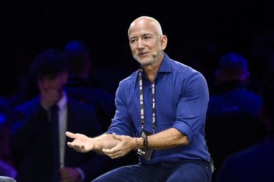 Jeff Bezos tells Gen Z entrepreneurs to gain work experience before launching new companies: 'I started Amazon when I was 30'