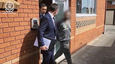 Fugitive's no-frills hideout during kickbacks probe