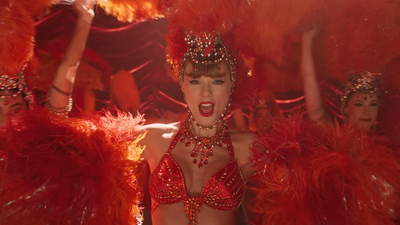 Taylor Swift’s “Fate of Ophelia” music video just did something brilliant