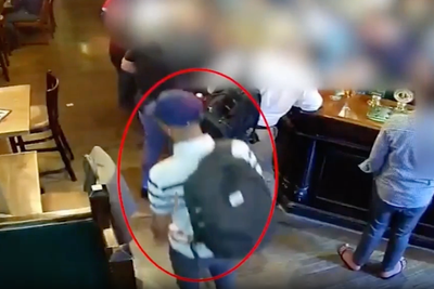 Thief snatches bag within seconds at central London pub