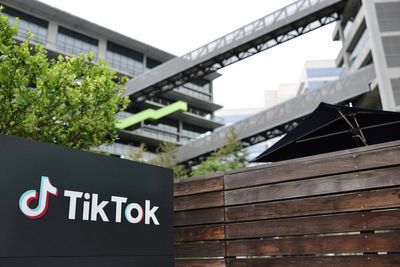 Man accused of making series of threats against TikTok HQ arrested after standoff with police