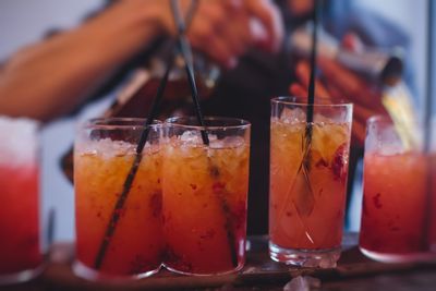 Bartenders Reveal: 5 Drinks a Woman Should Never Order on a First Date