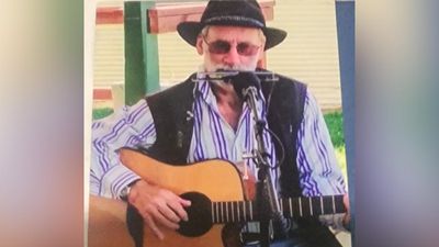 Searchers find no trace of elderly man lost in bushland