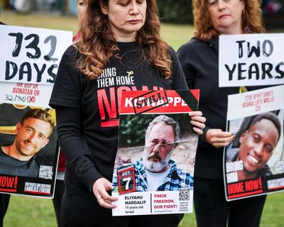 Jewish Australians mark two years since 7 October, as pro-Hamas graffiti is condemned