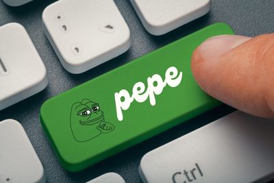 PEPE Outpaces Bitcoin, XRP After 3% Spike, Analyst Draws Parallels With Earlier 1000% Rally, Calls Price Action 'Insane'