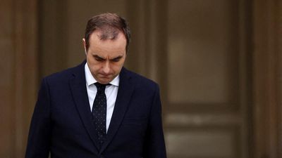 Outgoing Prime Minister Lecornu prepares for talks to end political gridlock