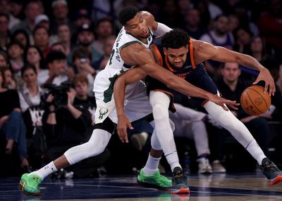 NBA Trade Rumors: Warriors' Dream of Pairing Curry With Giannis Might Be Nearly Impossible