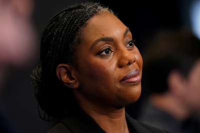 Kemi Badenoch sings ‘Sweet Caroline’ in pub singalong at Tory party conference