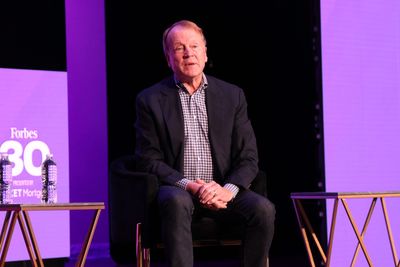 Former Cisco CEO John Chambers navigated the dot-com crash—now he sees the same red flags with AI