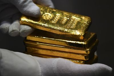 Gold price tops $4,000 for first time as investors seek safe haven