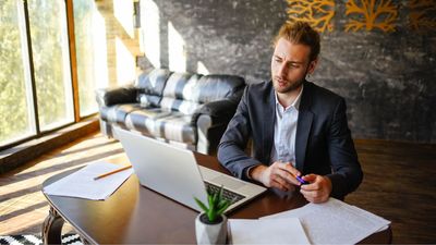 Adapting to AI's Evolving Landscape: A Survival Guide for Businesses