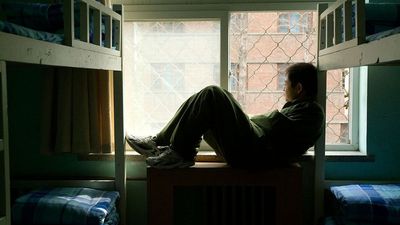 Teen drops $2,350 on body-lengthening treatment, grows 1.4cm in 6 months. Then shrinks back two weeks later