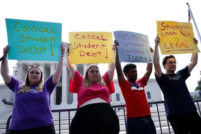 Trump is weighing selling off government’s $1.6 trillion student loan debt. Here’s what it means for borrowers