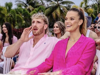 Logan Paul, Nina Agdal Split? Honeymoon 'Crashes' as WWE Star Grabs Wife, Stumbles in Shocking Paris Spat Video