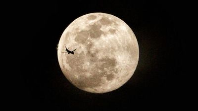 October's full Harvest Moon: See breathtaking photos of 1st supermoon of 2025