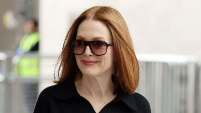 Julianne Moore proves that the only thing better than a jeans and blazer combination is one finished with white trainers