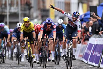 Binche-Chimay-Binche: Jordi Meeus wins in reduced bunch sprint