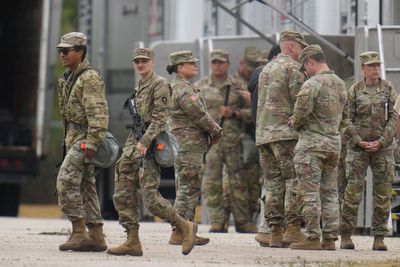 Texas National Guard troops gather at Illinois army training center despite lawsuit over Trump crackdown