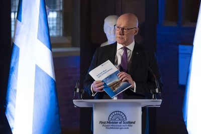 Scots households would be £10,000 better off with independence, paper claims