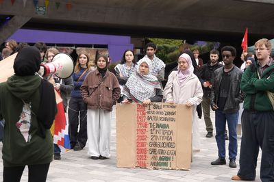 Government could crack down on chants at pro-Palestine protests, warns Starmer