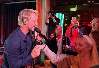 Watch: Chesney Hawkes serenades ex Tory MPs and party staff at Conservative conference — despite suggesting Labour allegiance
