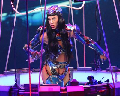 Katy Perry review – ​like being high on Haribo while trapped in a theme park