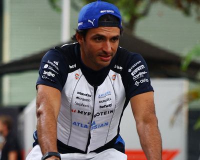 Carlos Sainz hits out at F1 broadcasters’ coverage of ‘celebrities and girlfriends’