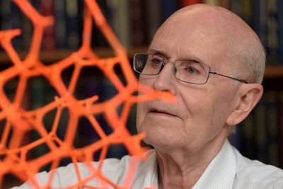 Scientists get Chemistry Nobel for work on innovative materials